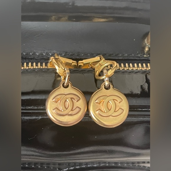 Chanel ⭐️Vintage Patent Leather Vanity Case Crossbody Shoulder Bag⭐️W/card & COA - Picture 3 of 16